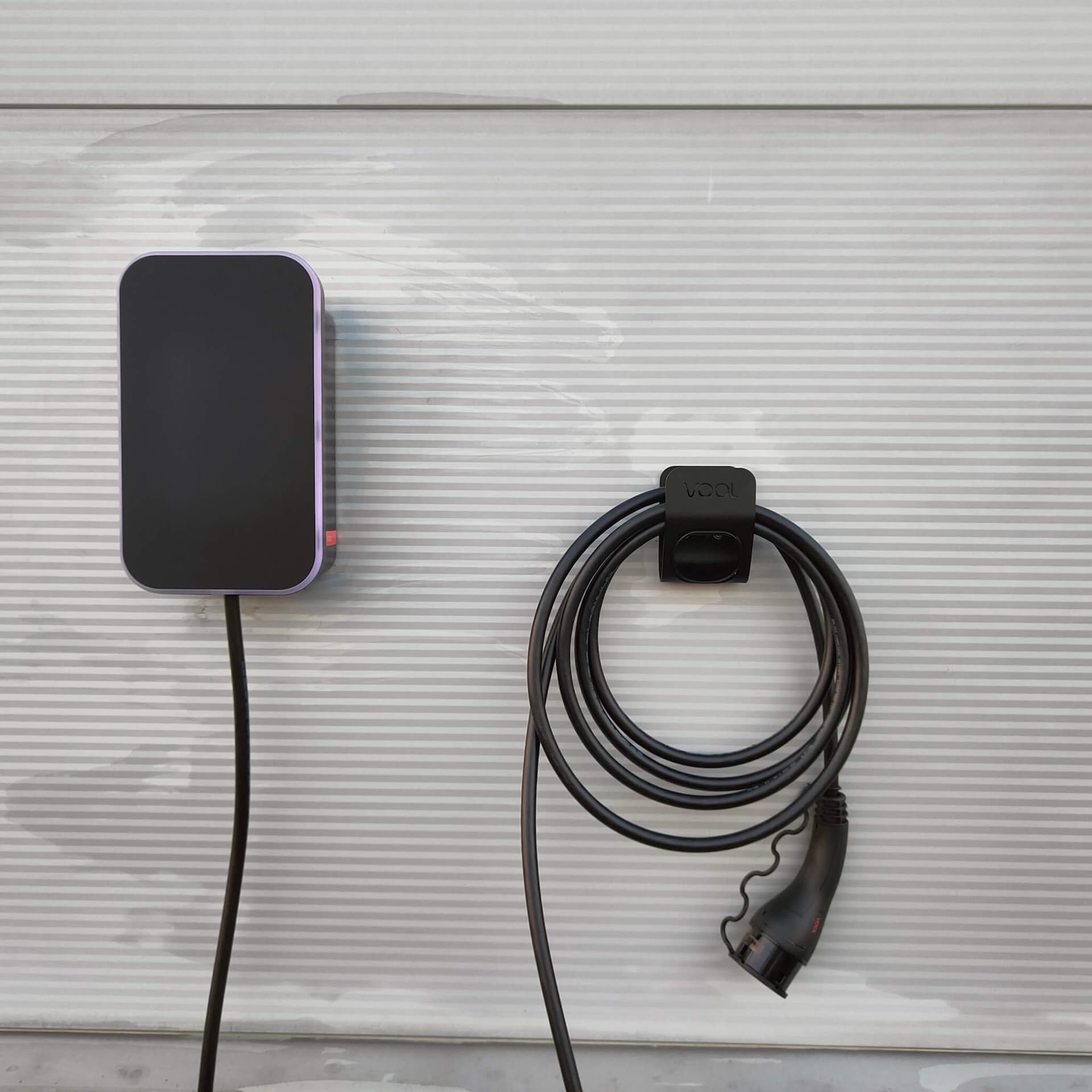 Elektromobil nabíjaný wallboxom 22 kW - inštalácia Voltarea